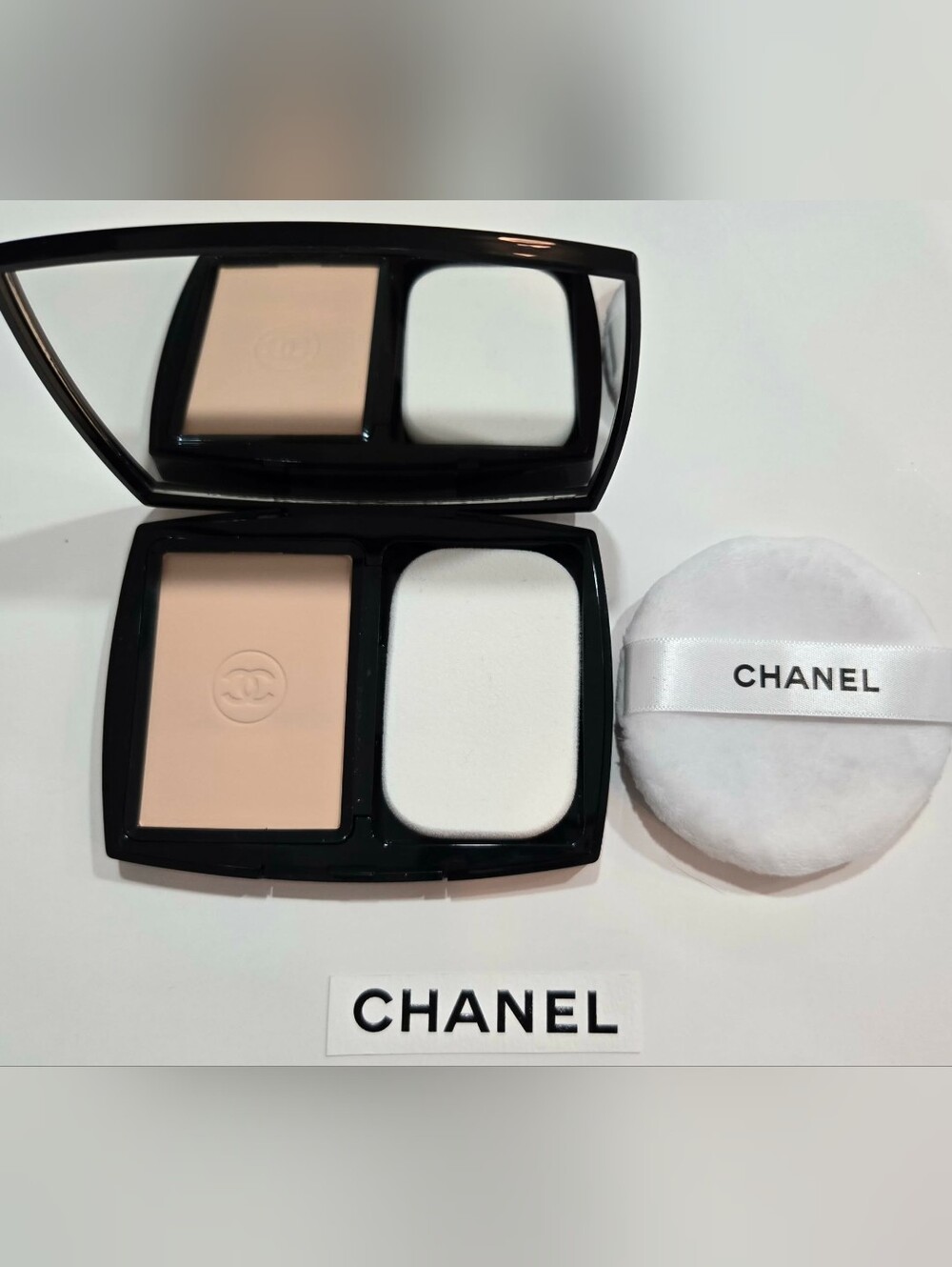 CHANEL ULTRA LE TEINT B 20  COMPACT FOUNDATION Full Size 13g New With Bonus